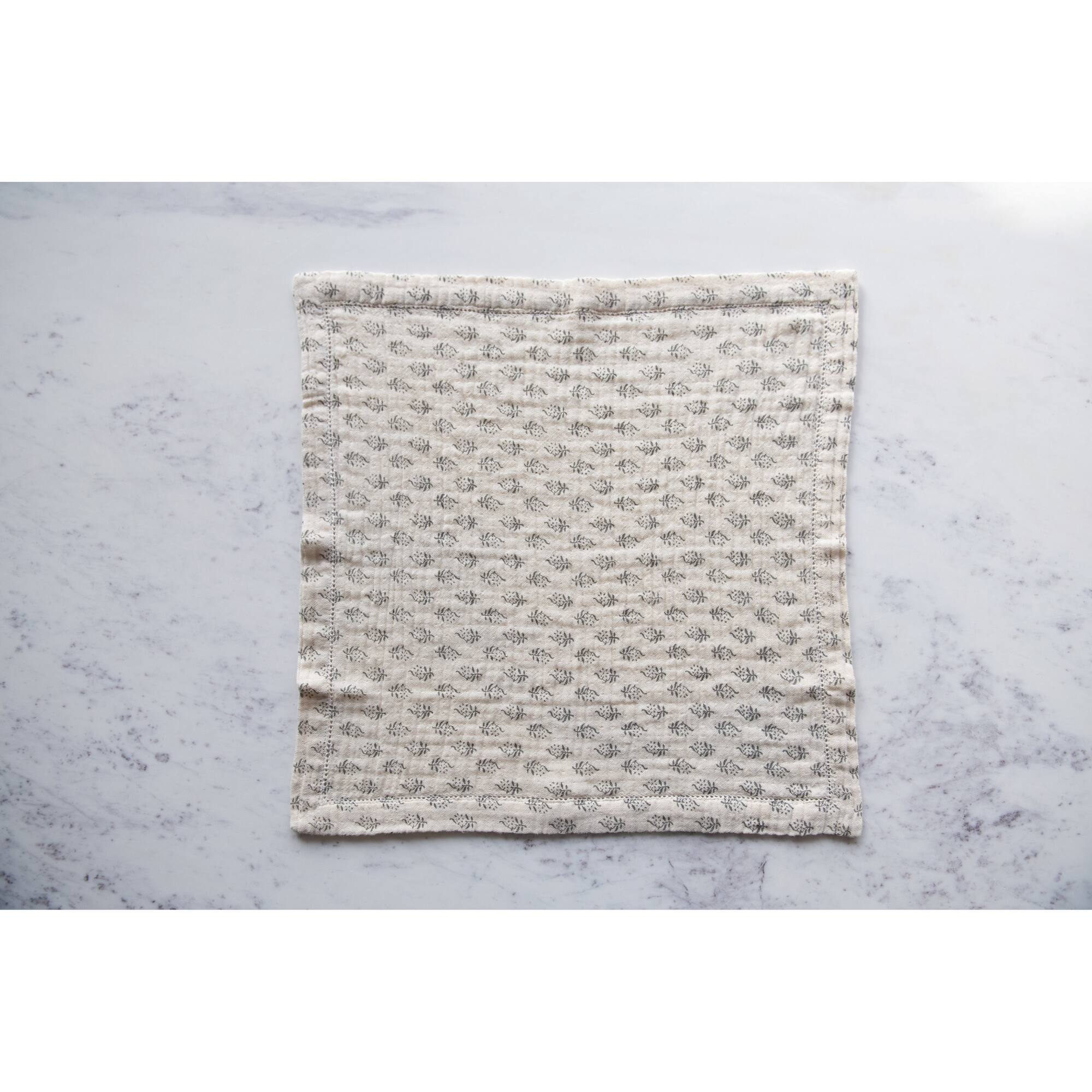 Hello Honey® Charcoal & Cream Floral Print Cotton Napkins, 4ct.